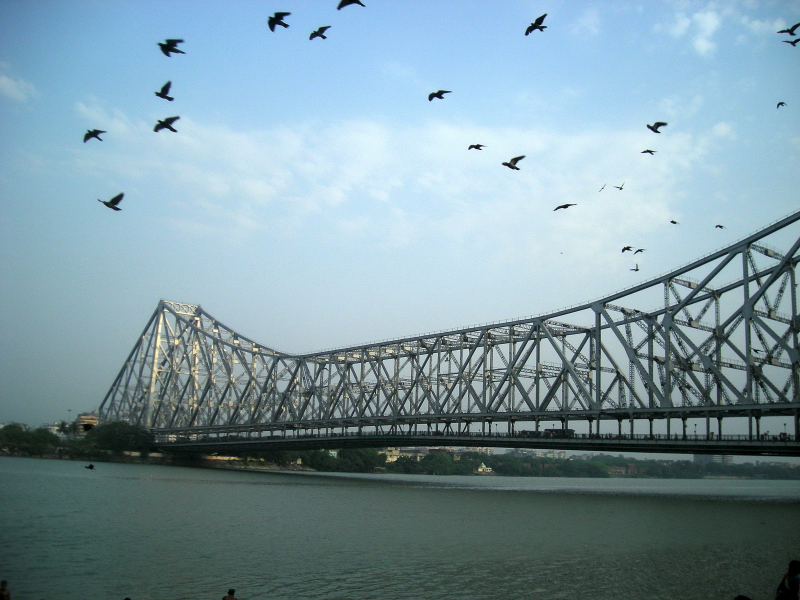 Howrah Bridge spanning the Hooghly River in Kolkata