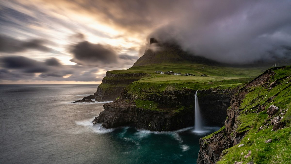 7 Days in the Faroe Islands: Villages, Cliffs & the North Atlantic