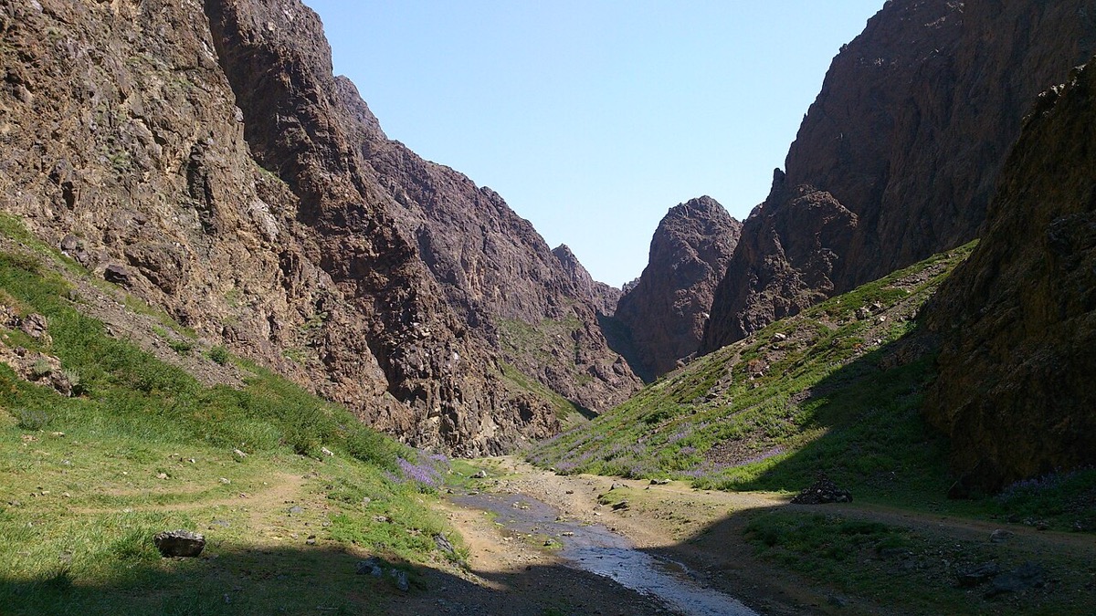 Dramatic cliffs of Yol Valley in Gobi Gurvansaikhan National Park