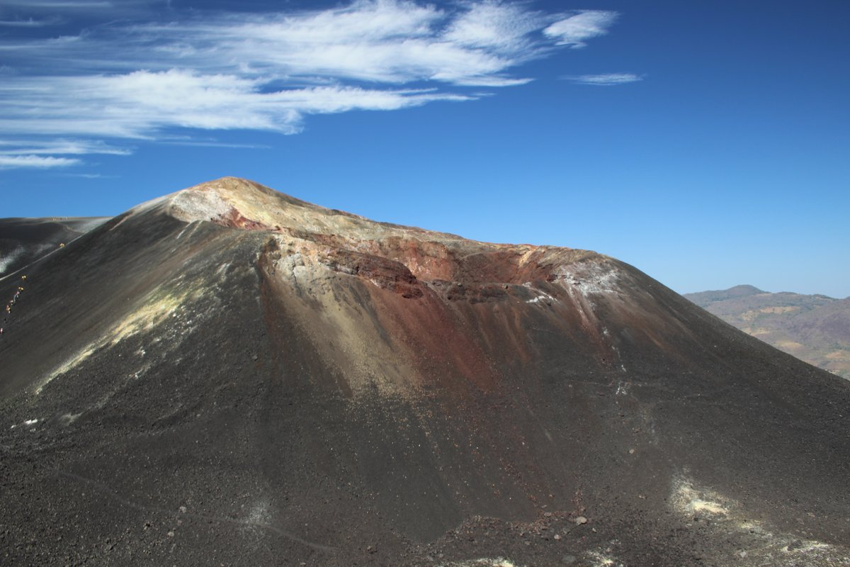 ニカラグア、レオン近くの黒い火山円錐セロ・ネグロ。ボルケーノボーディングで知られる