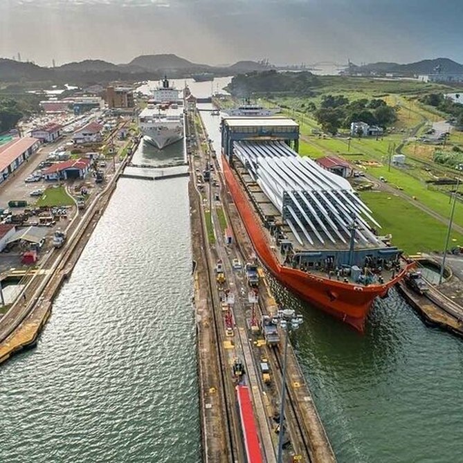 Panama Canal Tour: New Locks Agua Clara, Gatún & Atlantic Bridge — Viator product photo