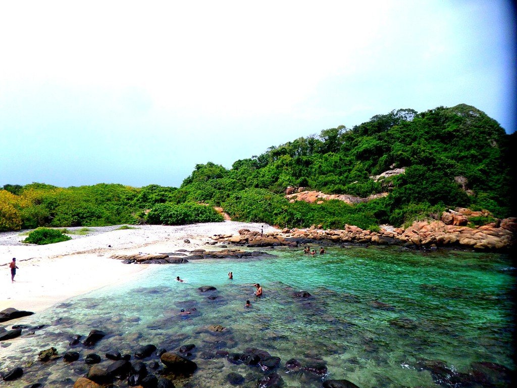 Clear turquoise water and coral reef life around Pigeon Island near Nilaveli