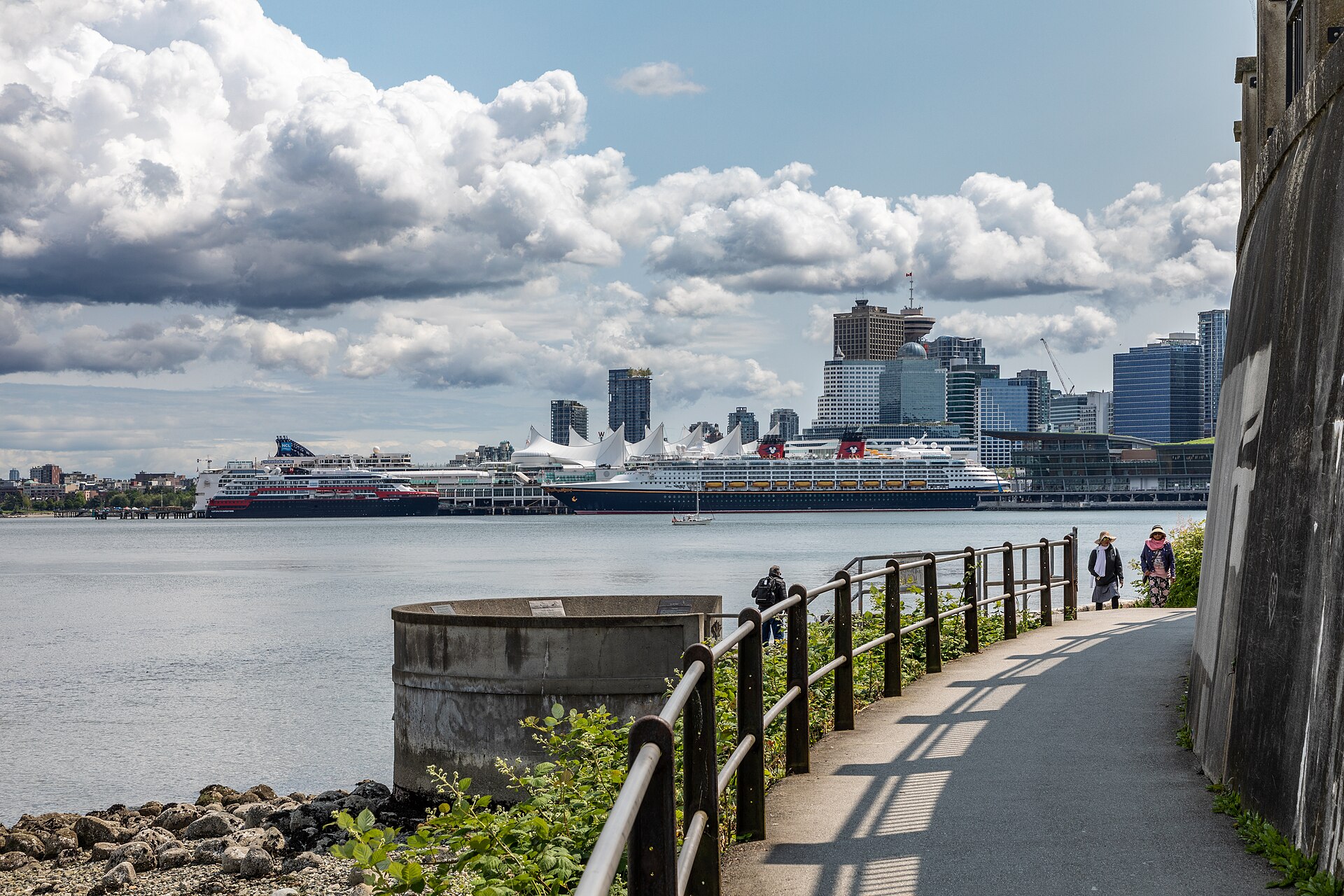 Stanley Park Seawall Path running along Vancouver’s waterfront