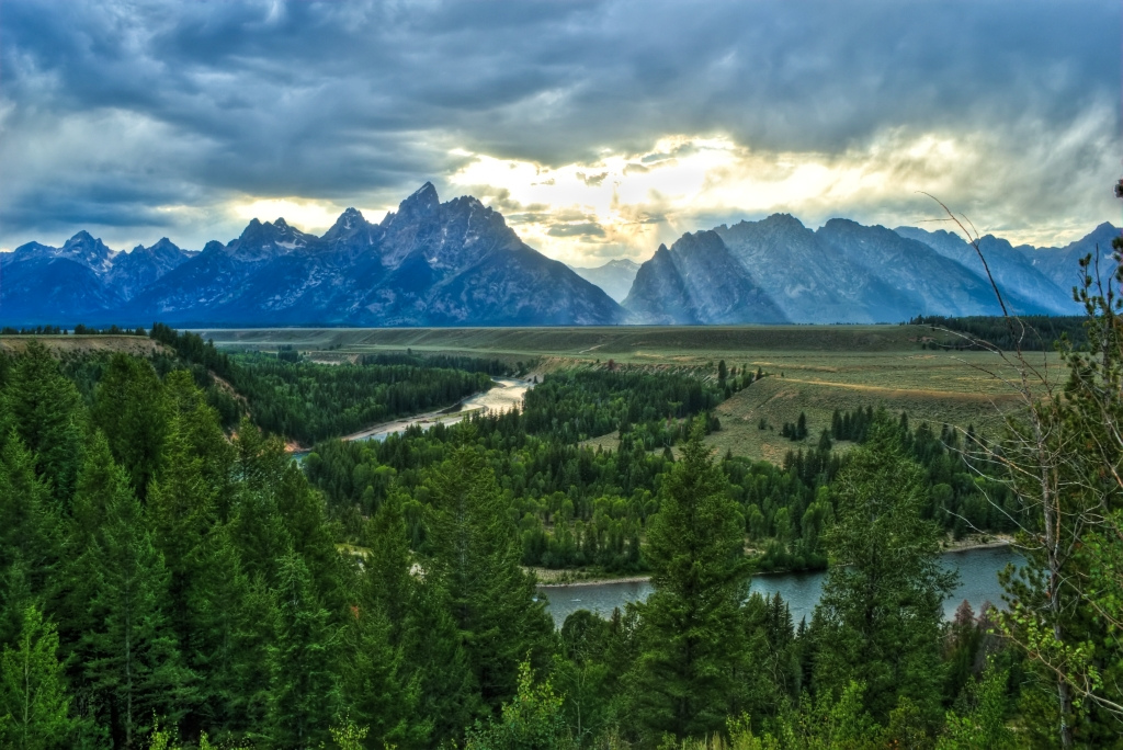 Snake River Overlook with Teton mountains in the background